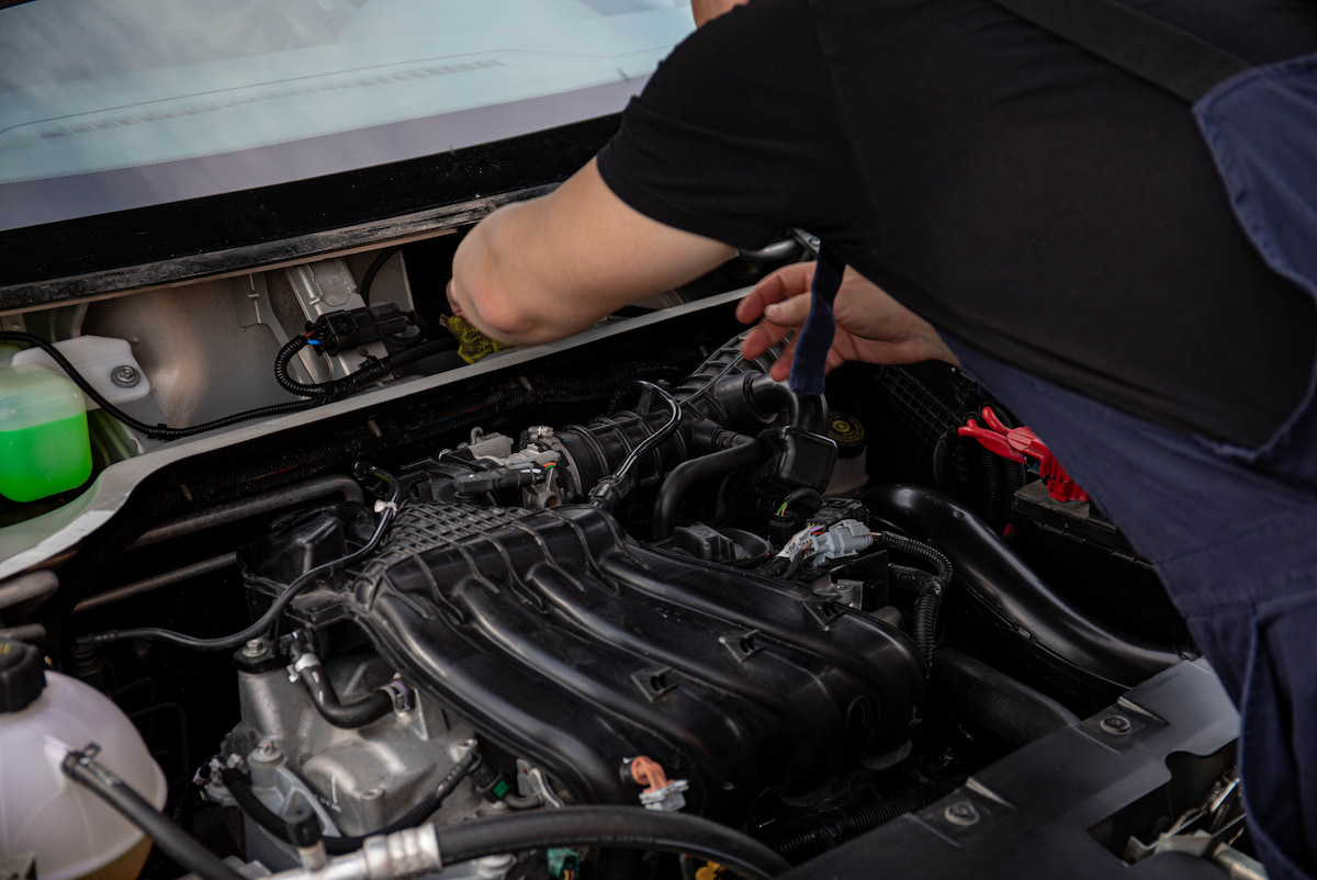 Replacing an alternator on site for a Radcliff Kentucky driver